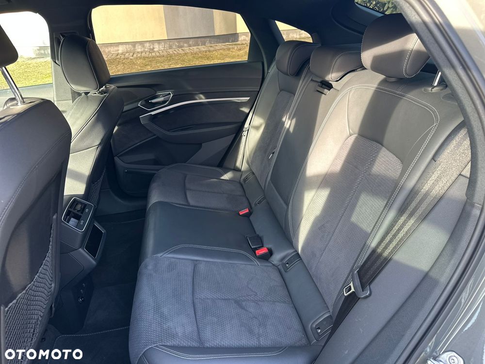 Audi Q8 Sportback e-tron - 21