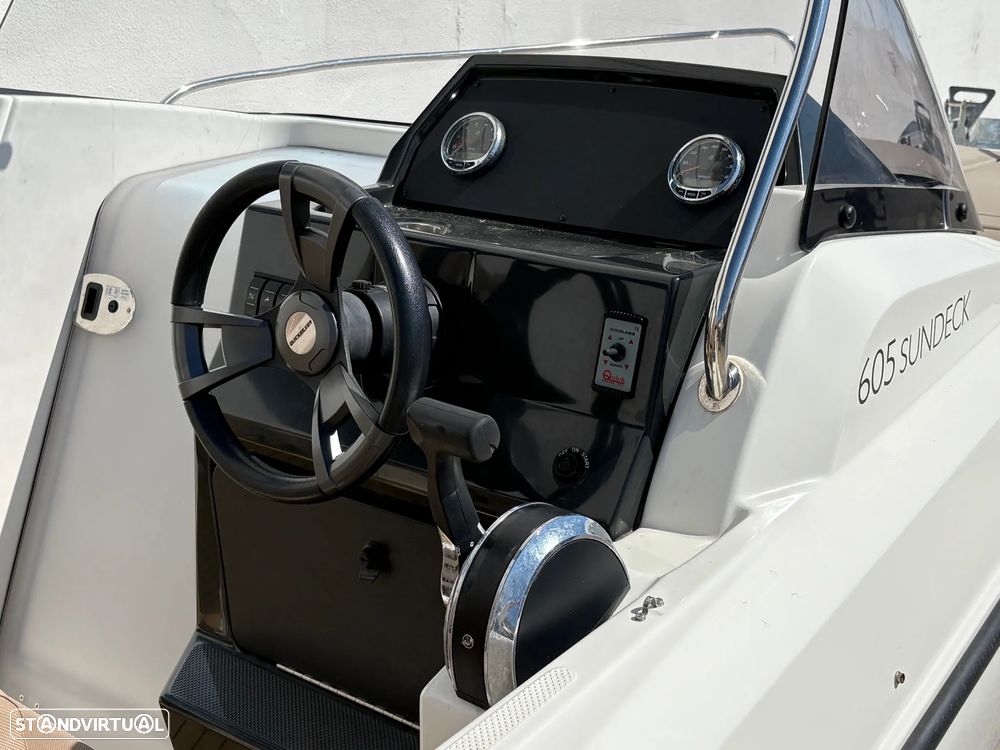 Quicksilver Activ 605 Sundeck - 11