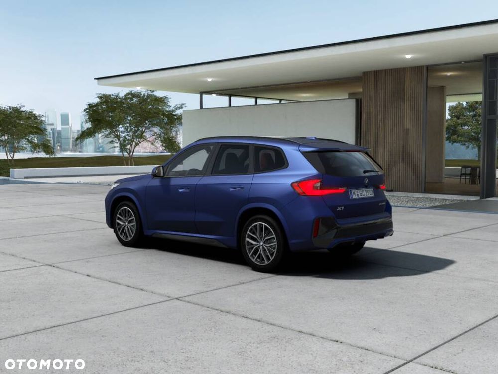 BMW X1 xDrive23i mHEV - 3