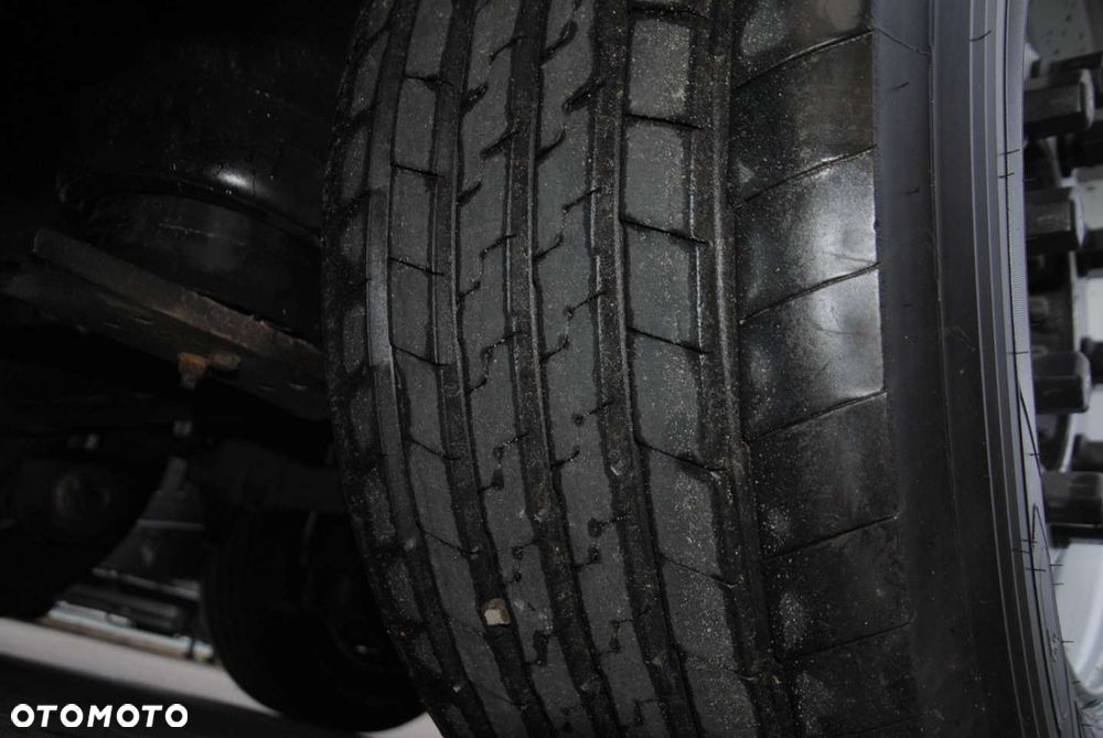 Schmitz Cargobull Varios Mega, podnoszona oś - 22