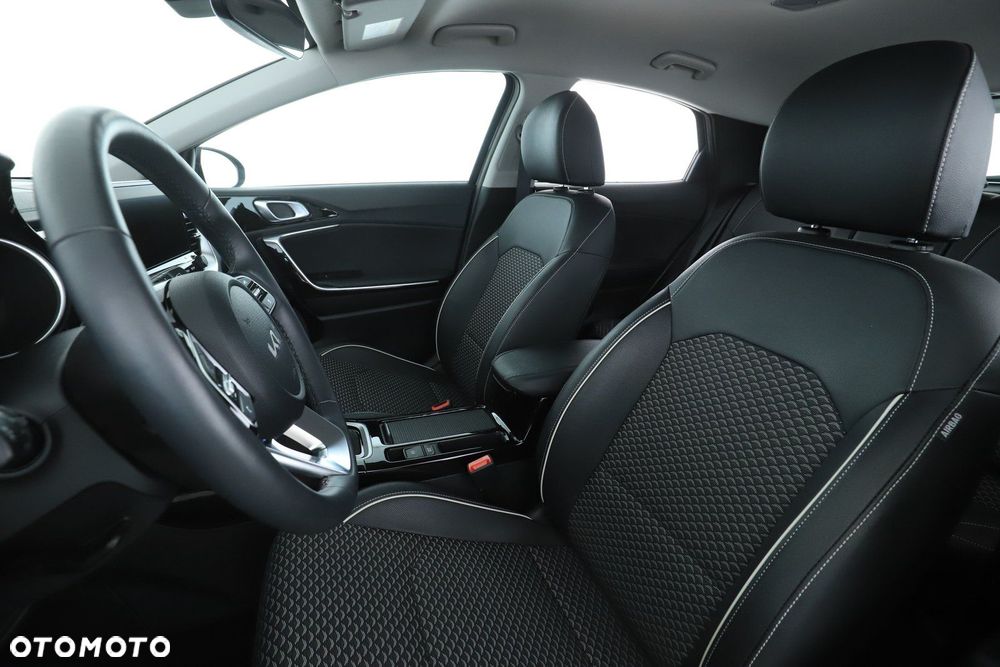 Kia XCeed - 24