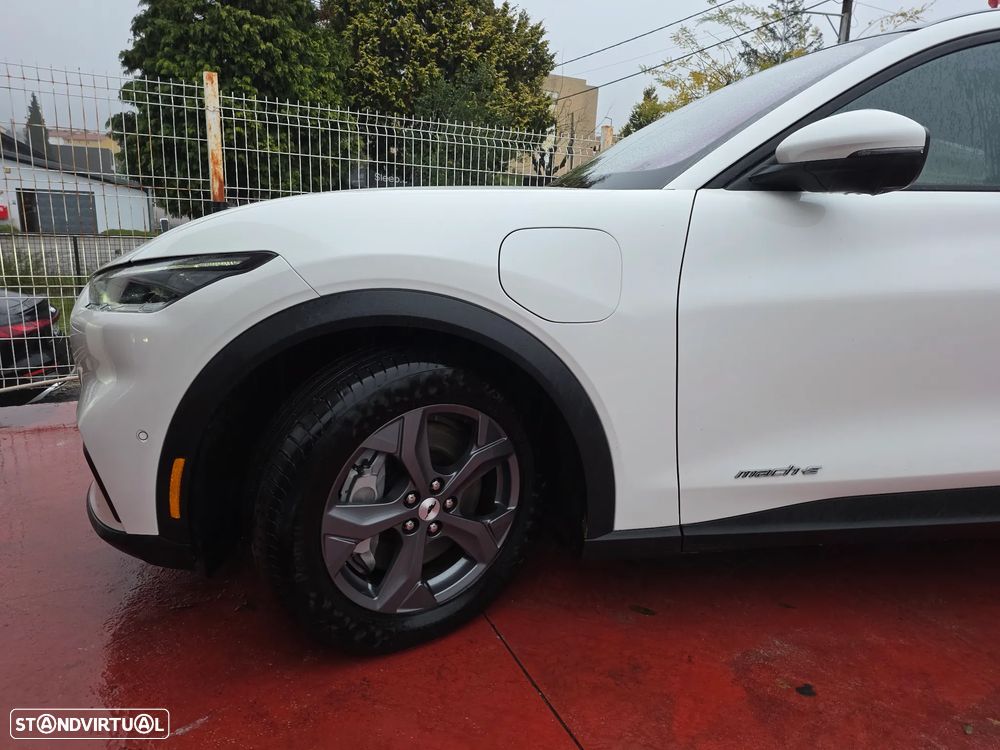 Ford Mustang Mach-E Standard - 10