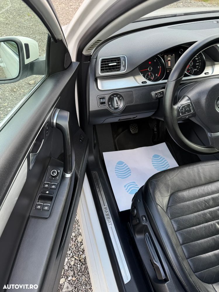 Volkswagen Passat 2.0 TDI DPF R-Line Edition Plus - 9