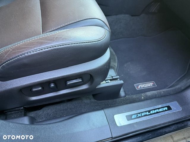 Ford Explorer - 21