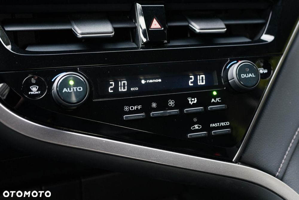 Toyota Camry 2.5 Hybrid Comfort CVT - 23