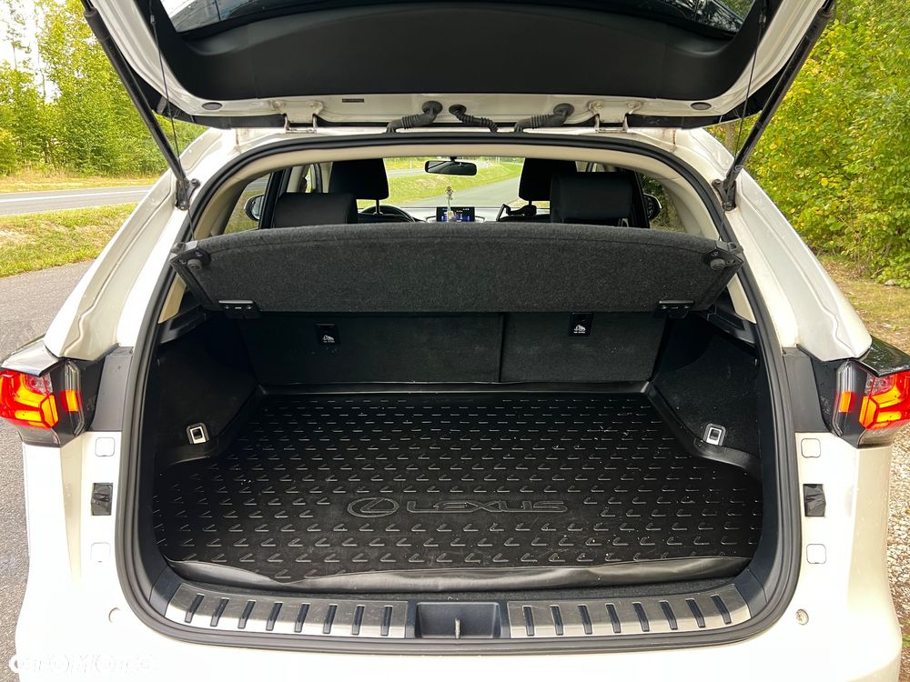 Lexus NX 300h Elegance AWD - 14