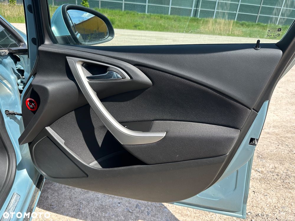 Opel Astra 1.6 Turbo Edition - 30