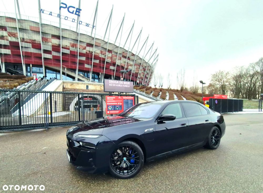 BMW Seria 7 M760e PHEV xDrive sport - 13
