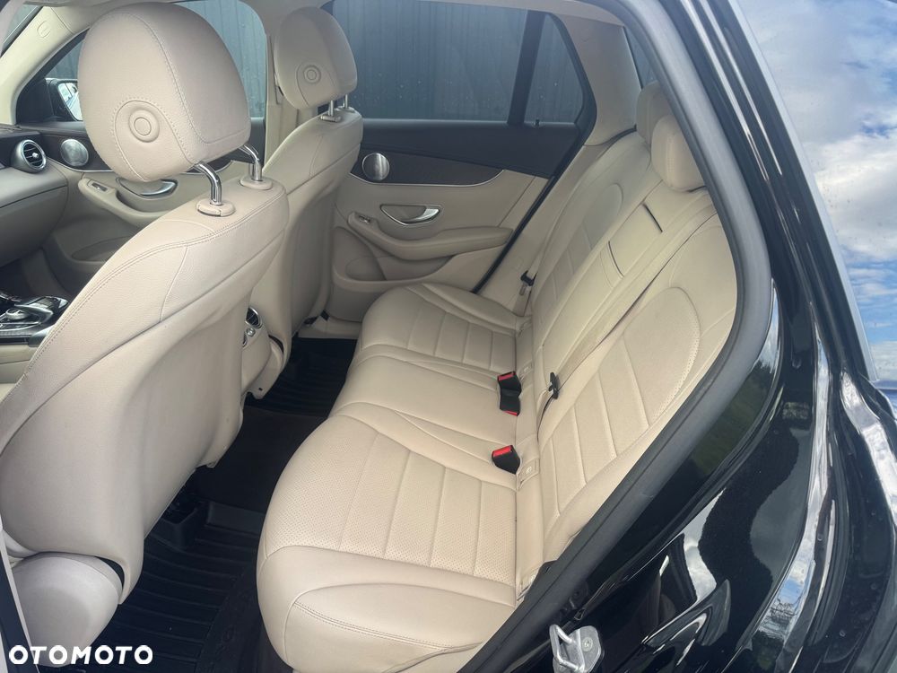 Mercedes-Benz GLC - 21