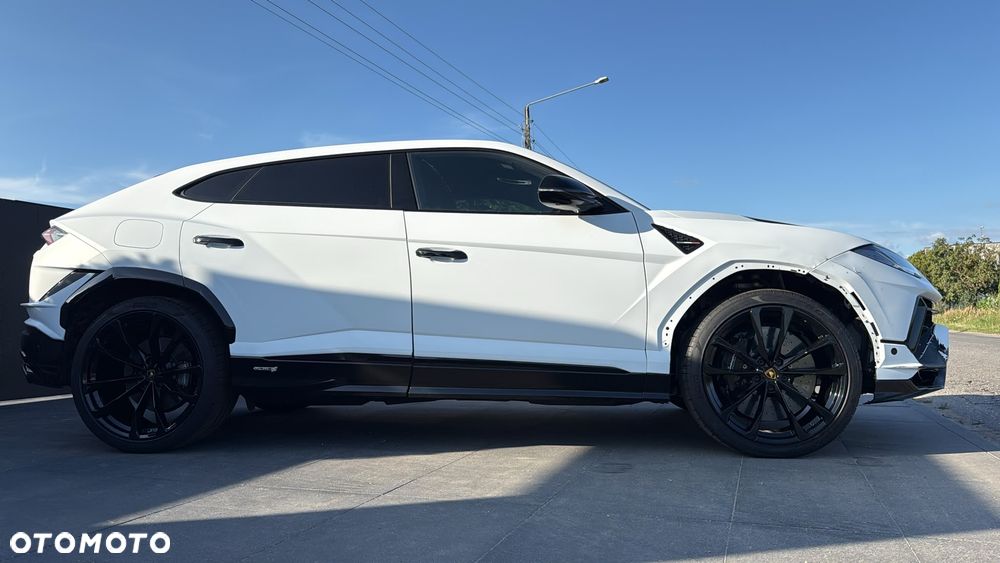 Lamborghini Urus - 11