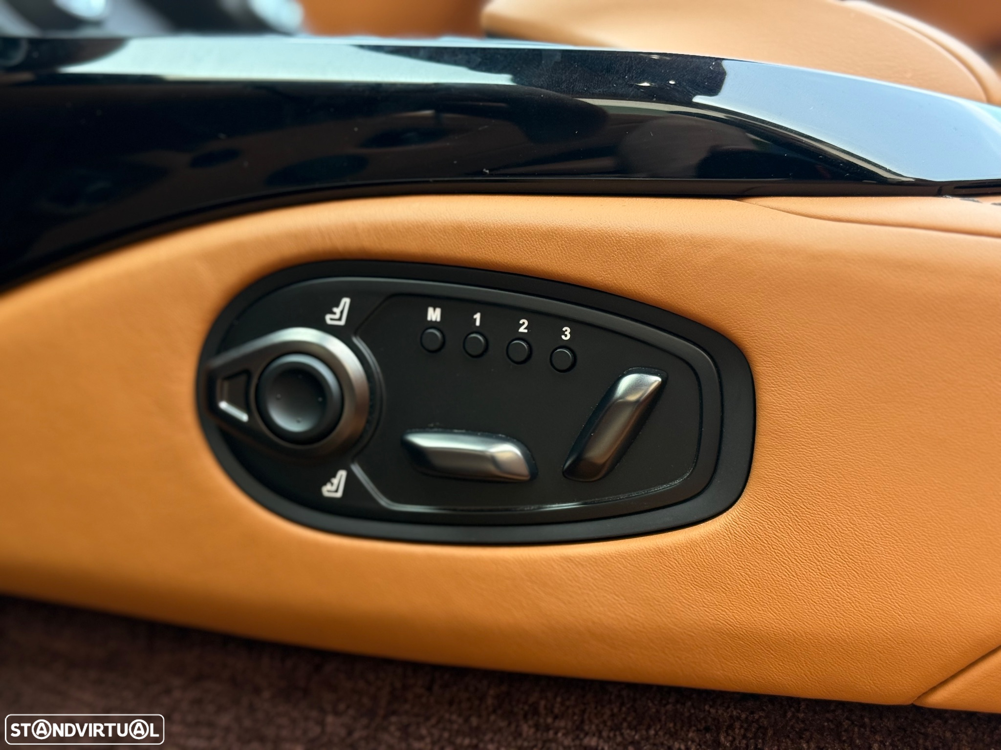 Aston Martin Vantage Roadster V8 - 58