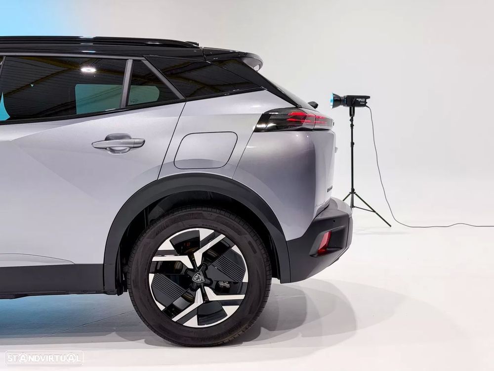 Peugeot e-2008 50 kWh GT - 29