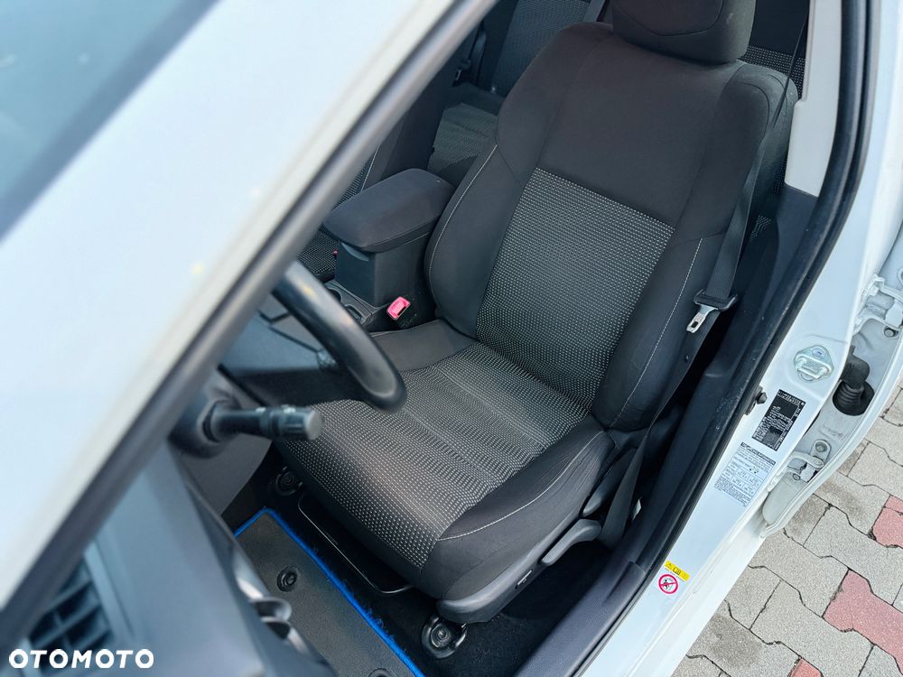 Toyota Auris 1.8 HSD Luna - 10