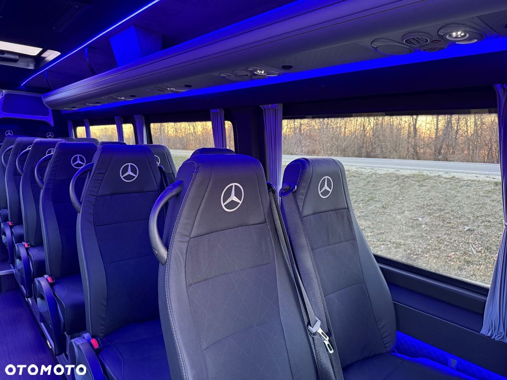 Mercedes-Benz Sprinter 517 - 20