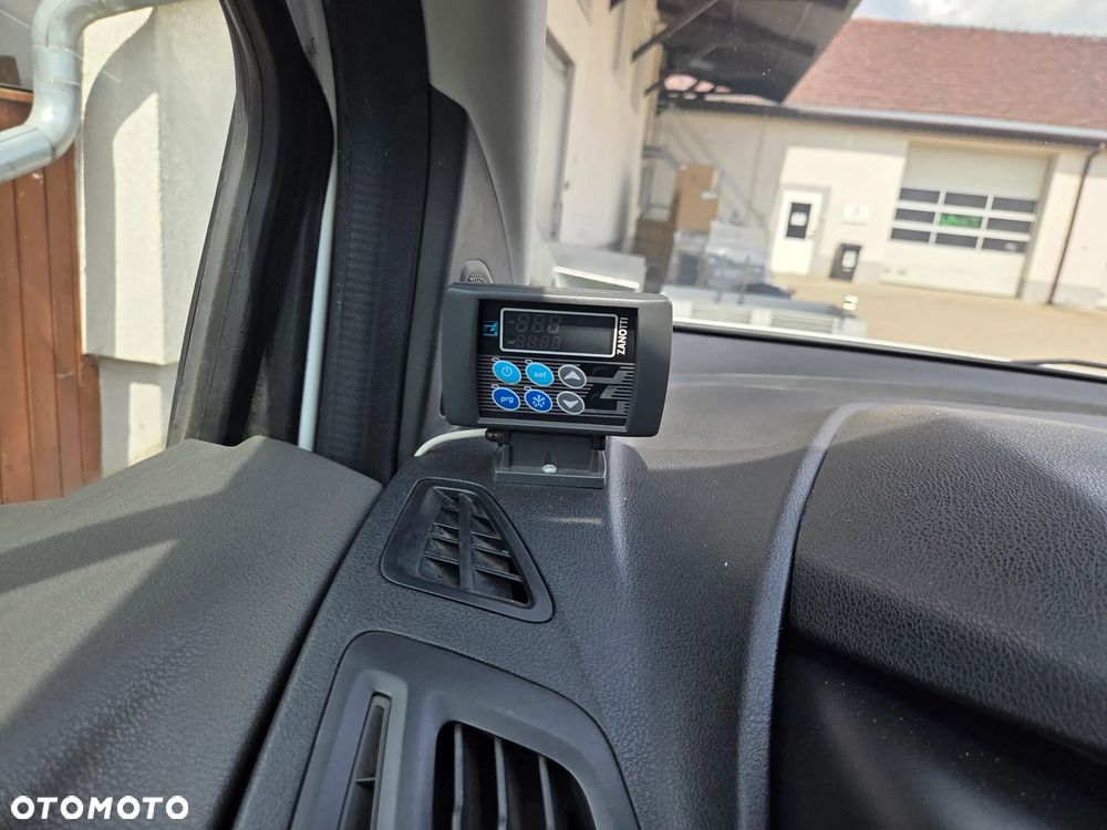 Ford Transit Connect - 15