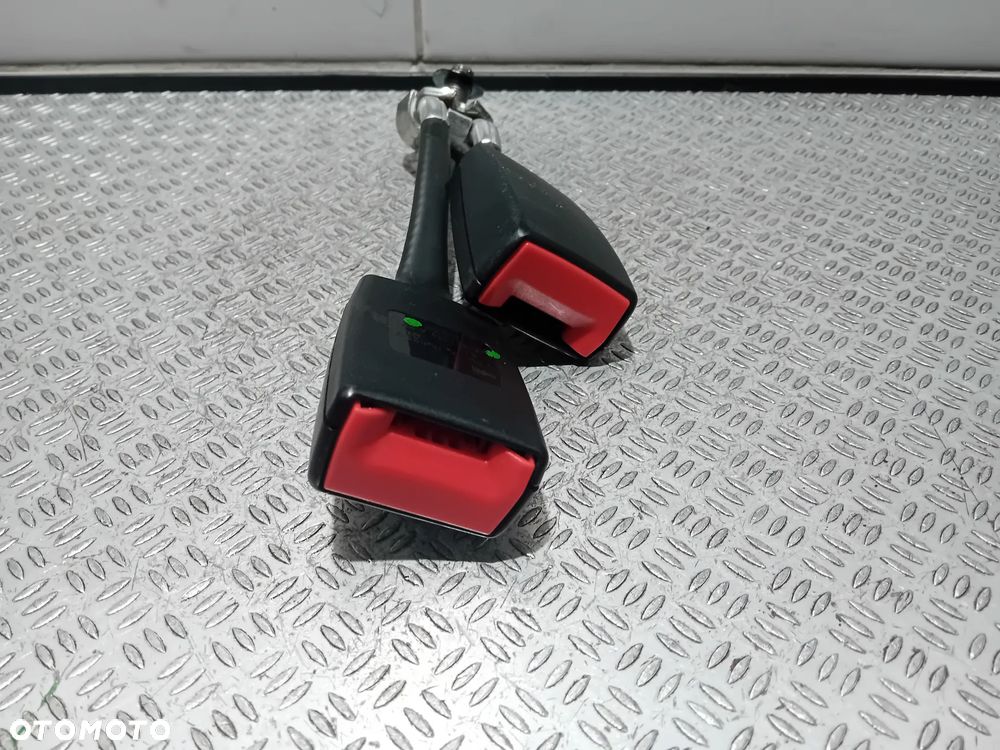 zapinka pasów tylnej kanapy Seat Exeo kombi 2010 3R0857739A - 2