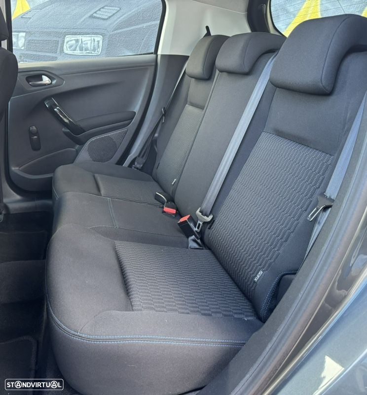 Peugeot 208 1.2 PureTech Style - 8