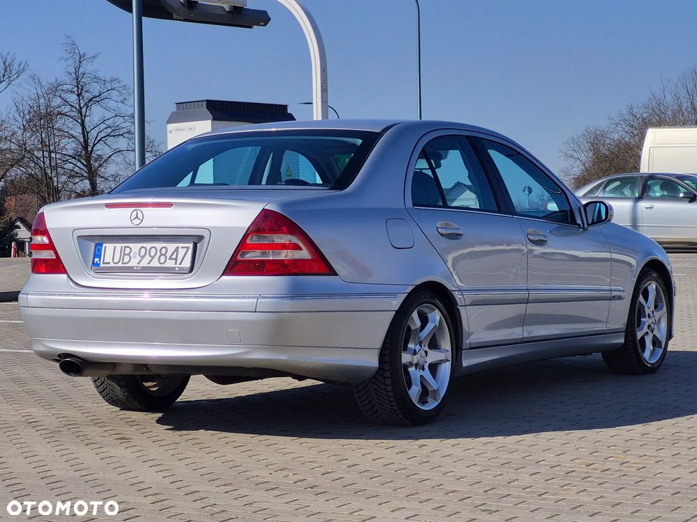 Mercedes-Benz Klasa C 180 Kompressor Automatik Elegance Sport Edition - 8