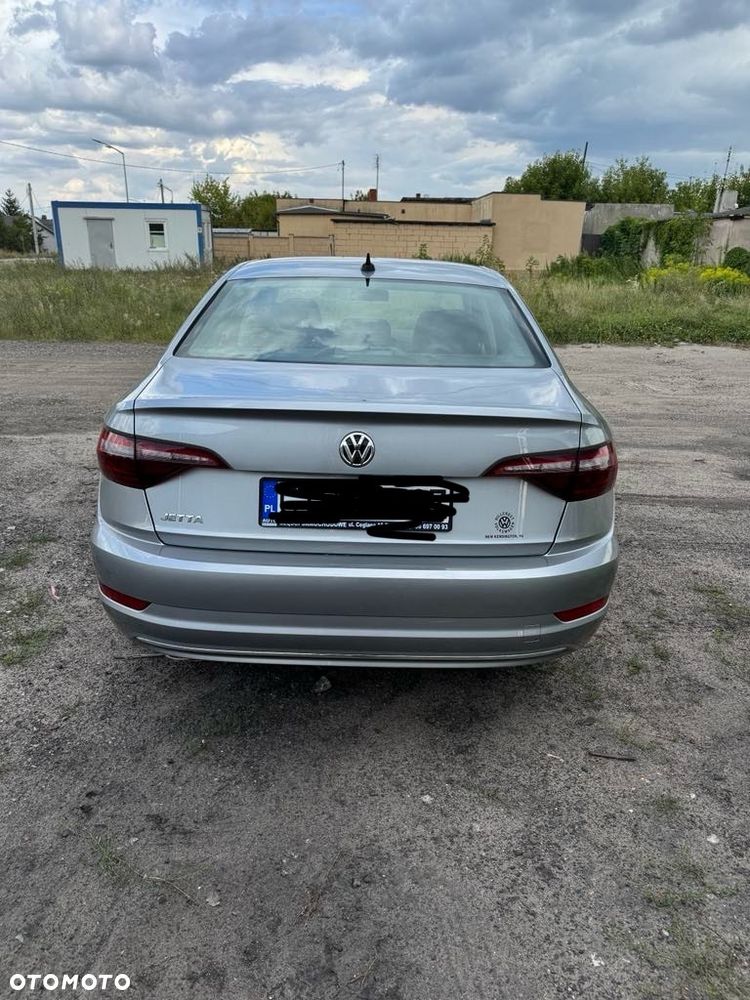 Volkswagen Jetta - 11