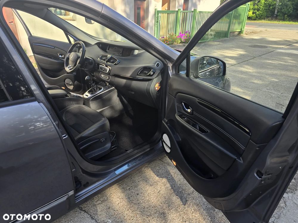 Renault Grand Scenic - 17
