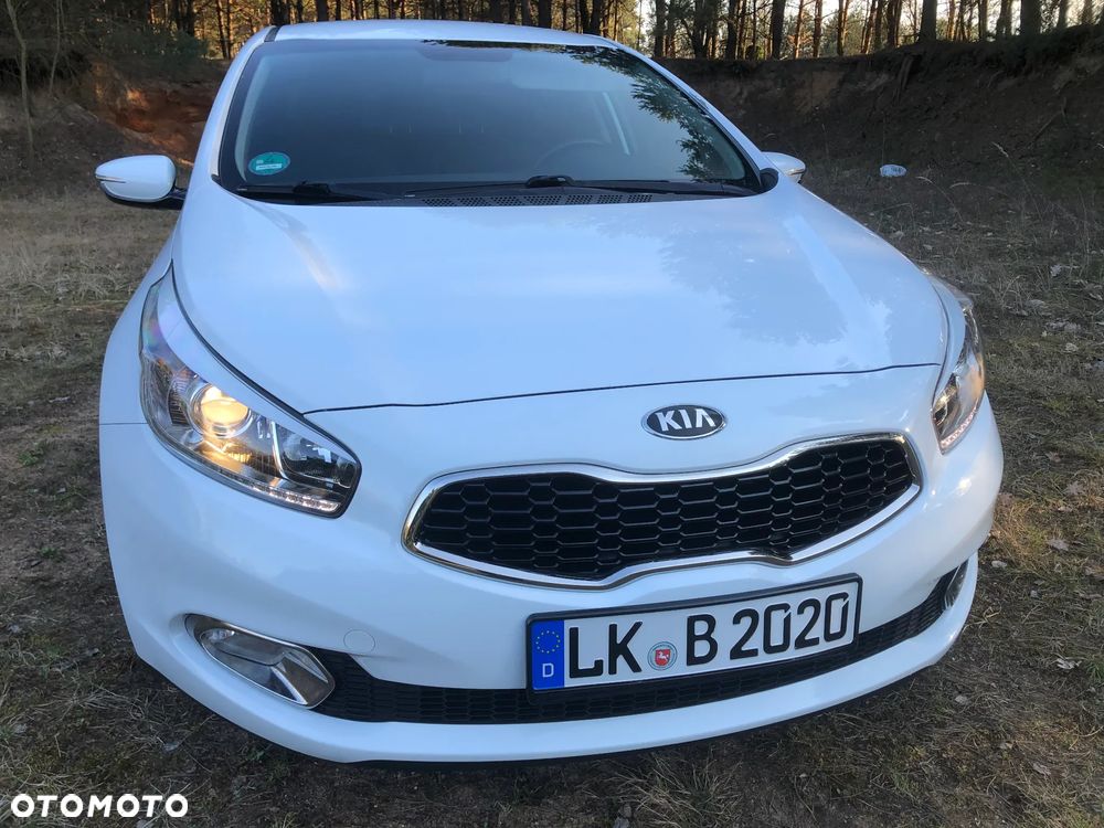 Kia Ceed 1.6 CRDi 128 Dream Team Edition - 5