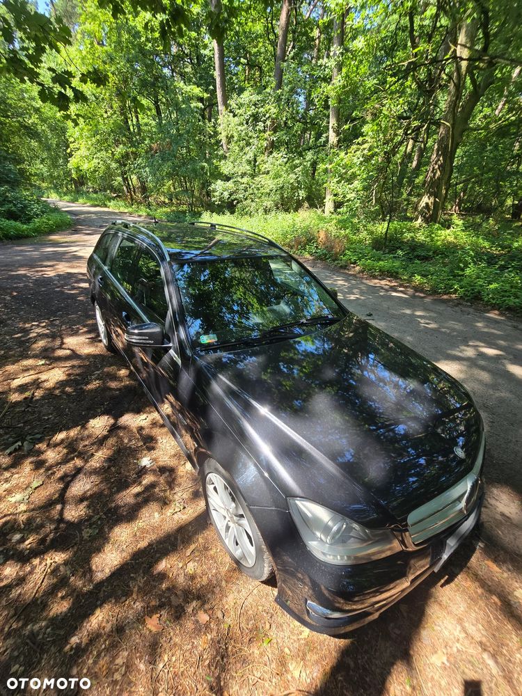 Mercedes-Benz Klasa C 220 CDI DPF Automatik BlueEFFICIENCY Avantgarde - 26