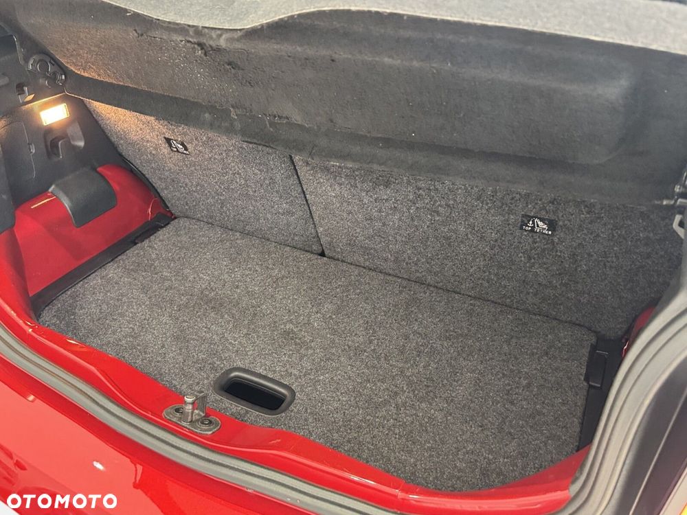 Volkswagen up! 1.0 TSI GTI - 32