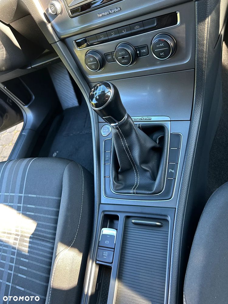 Volkswagen Golf - 10