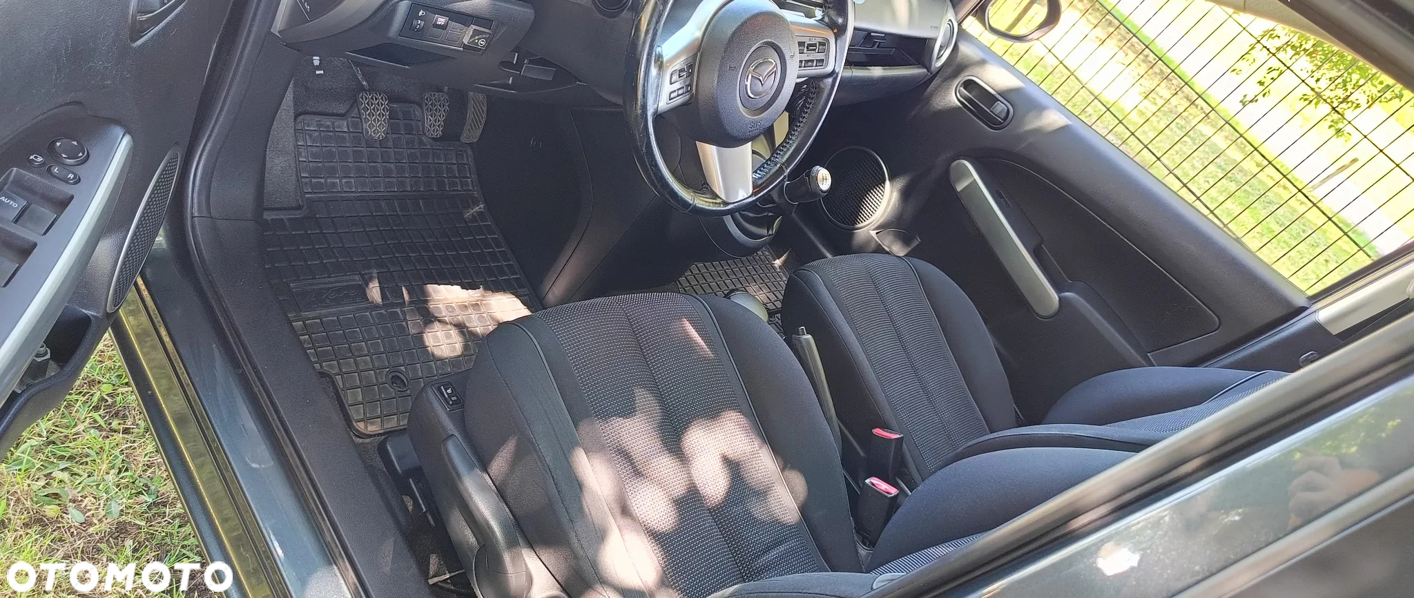 Mazda 2 - 18
