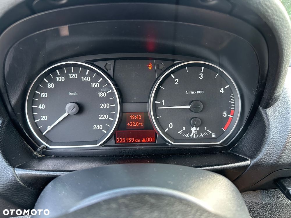 BMW Seria 1 118d DPF - 15