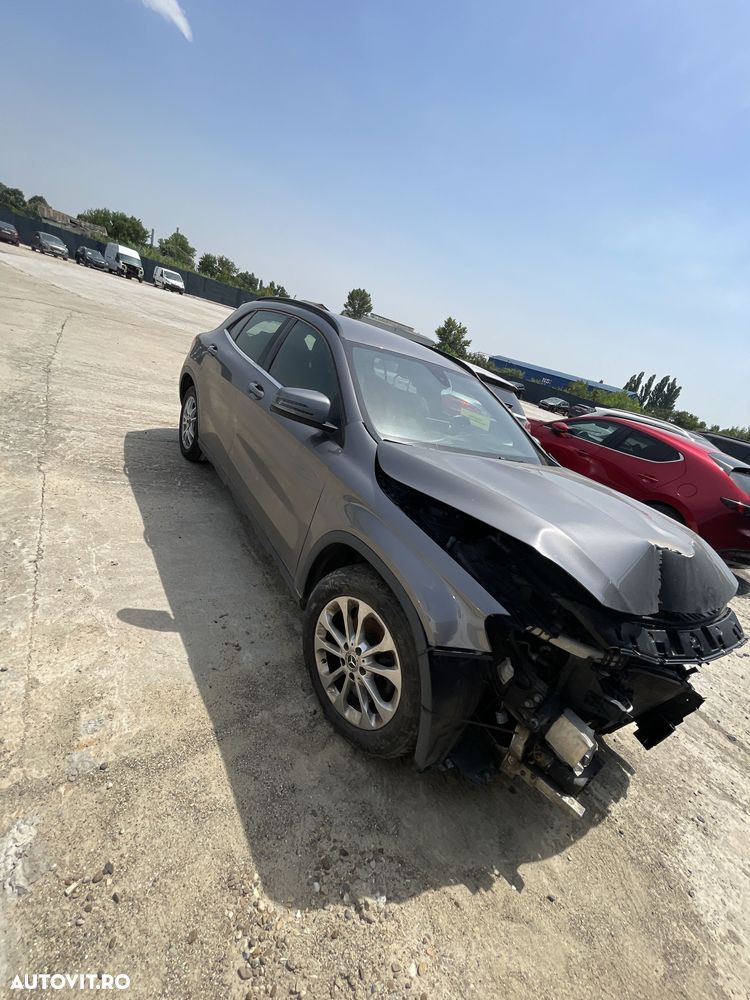 Dezmembrez Mercedes-Benz GLA 2018 Diesel GLA 200D - 4