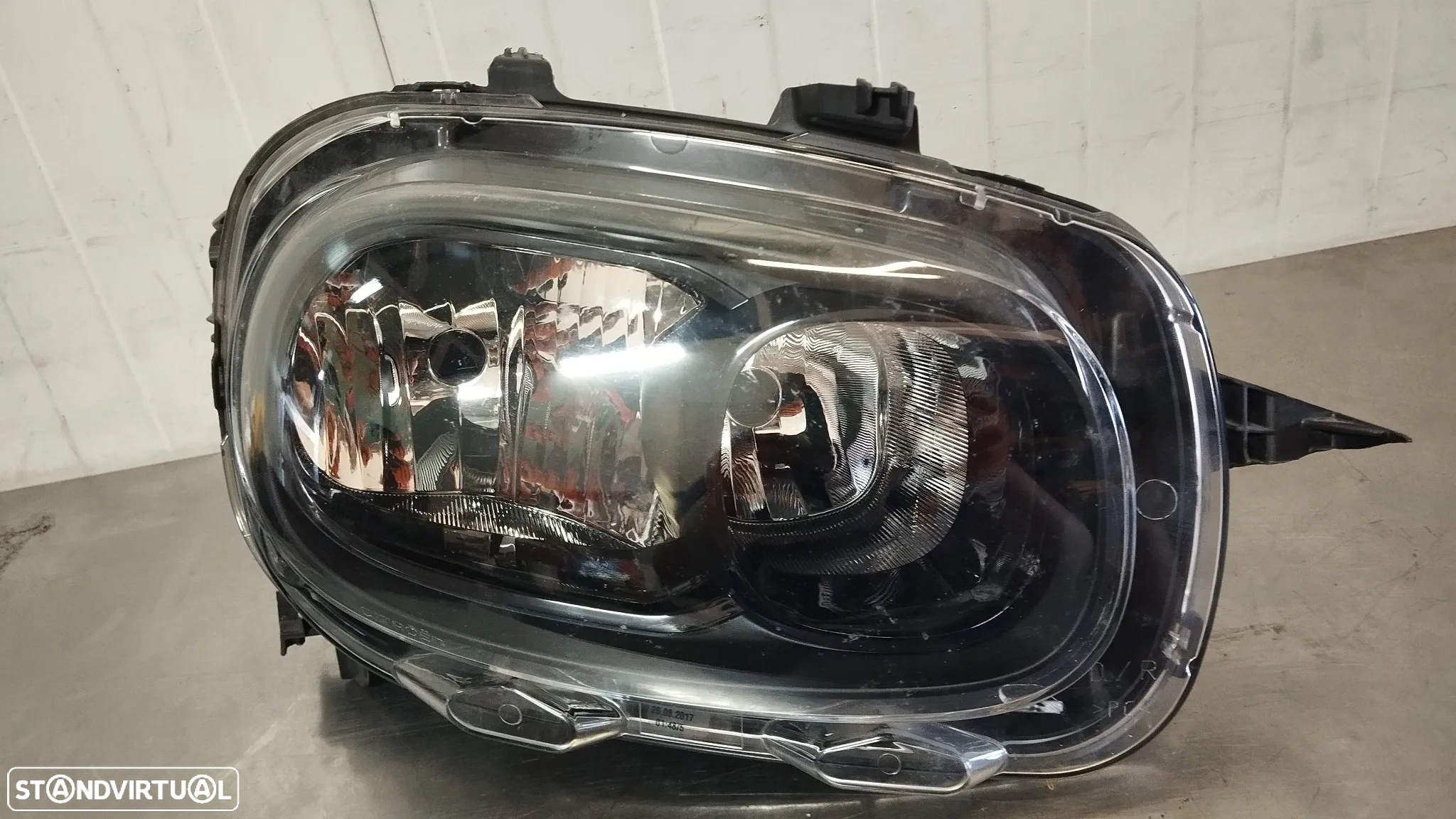 ÓTICA / FAROL CITROEN C3 III - DIREITO - 2016-> REF- 982005928 (APOIOS PARTIDOS) - 2