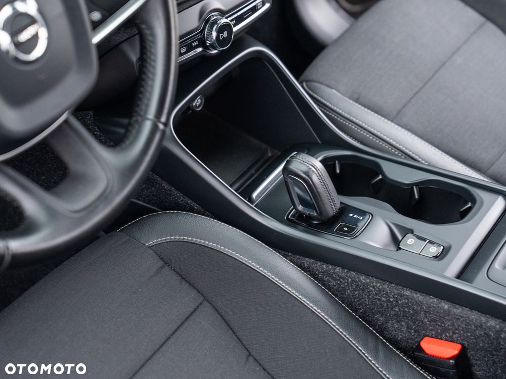 Volvo XC 40 D3 Momentum Pro - 29