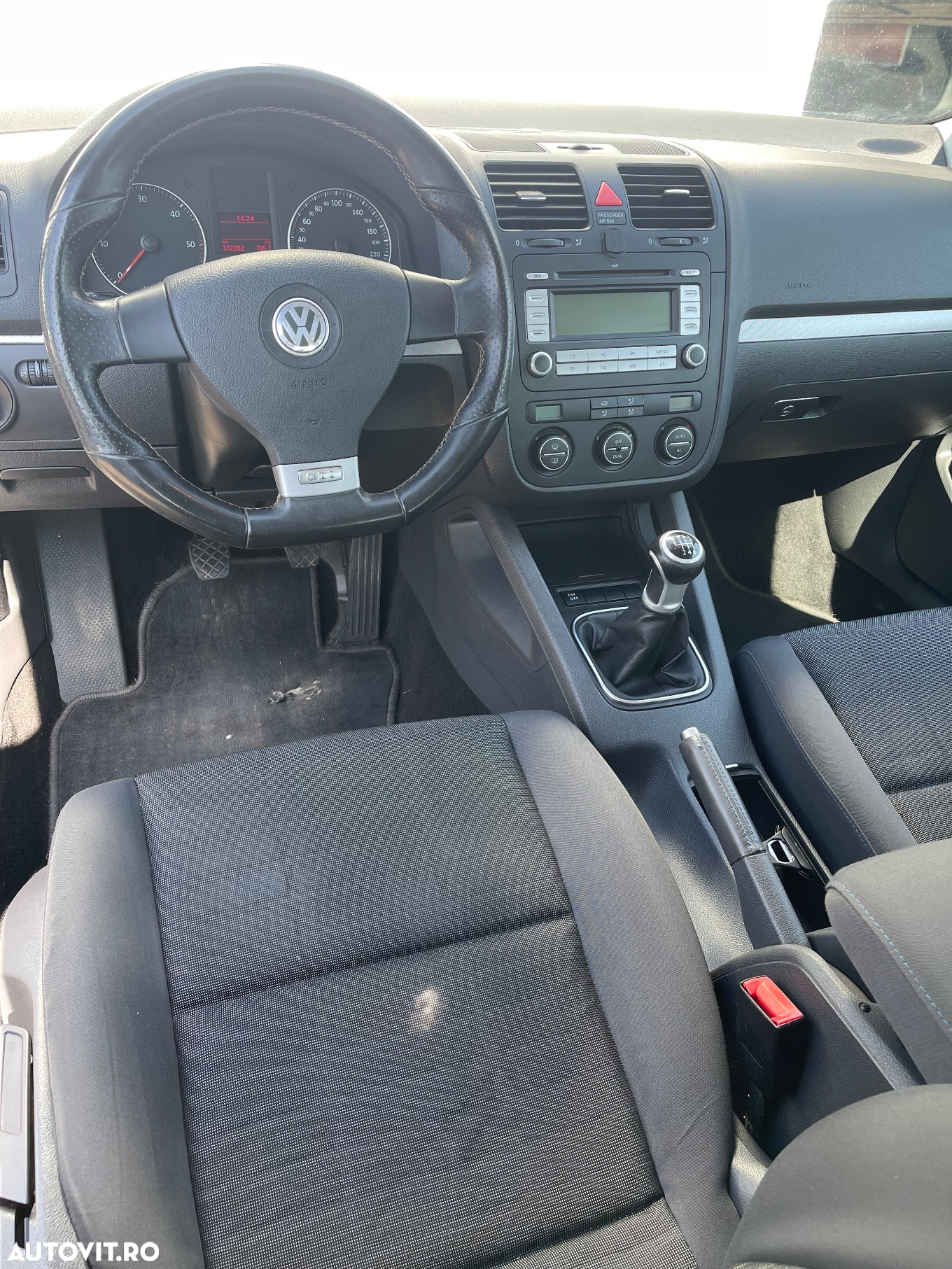 Volkswagen Golf 2.0 TDI Comfortline - 9