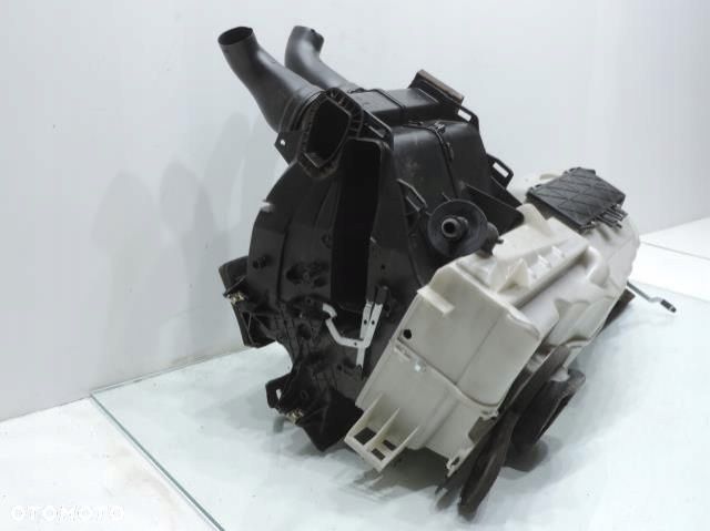 NAGRZEWNICA OBUDOWA VOLVO V70 II - 9