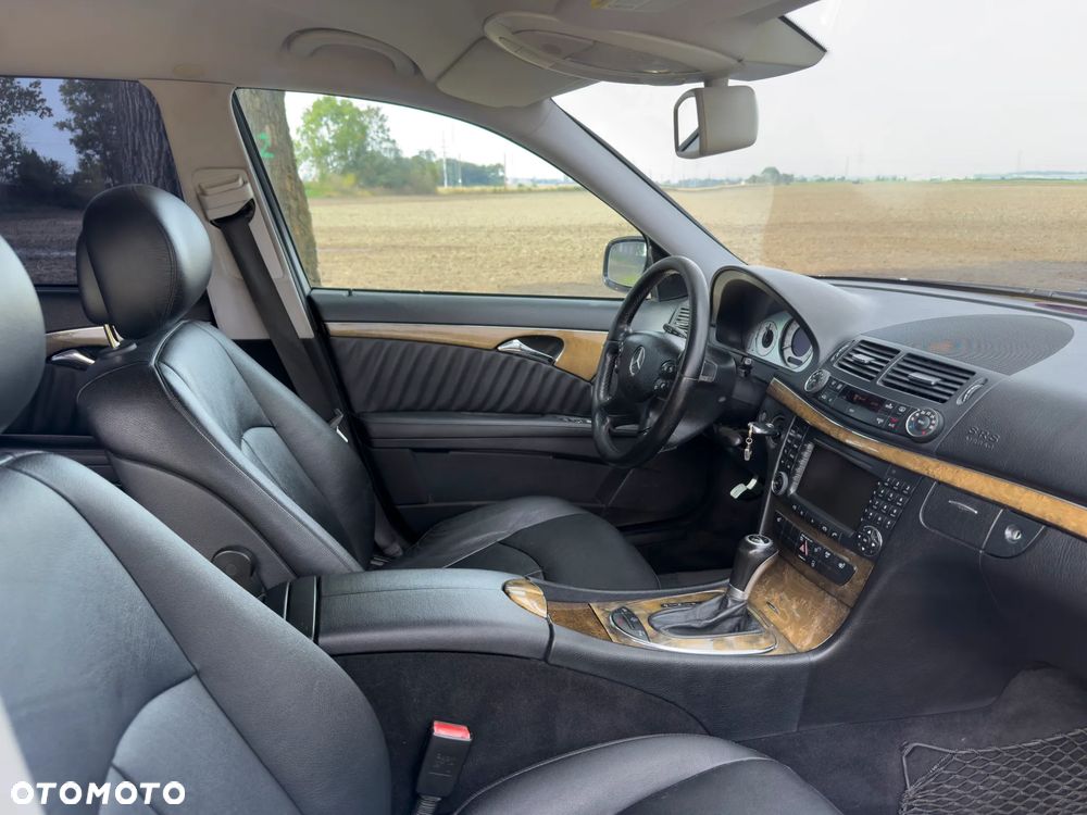 Mercedes-Benz Klasa E 280 CDI 4-Matic T Avantgarde - 19