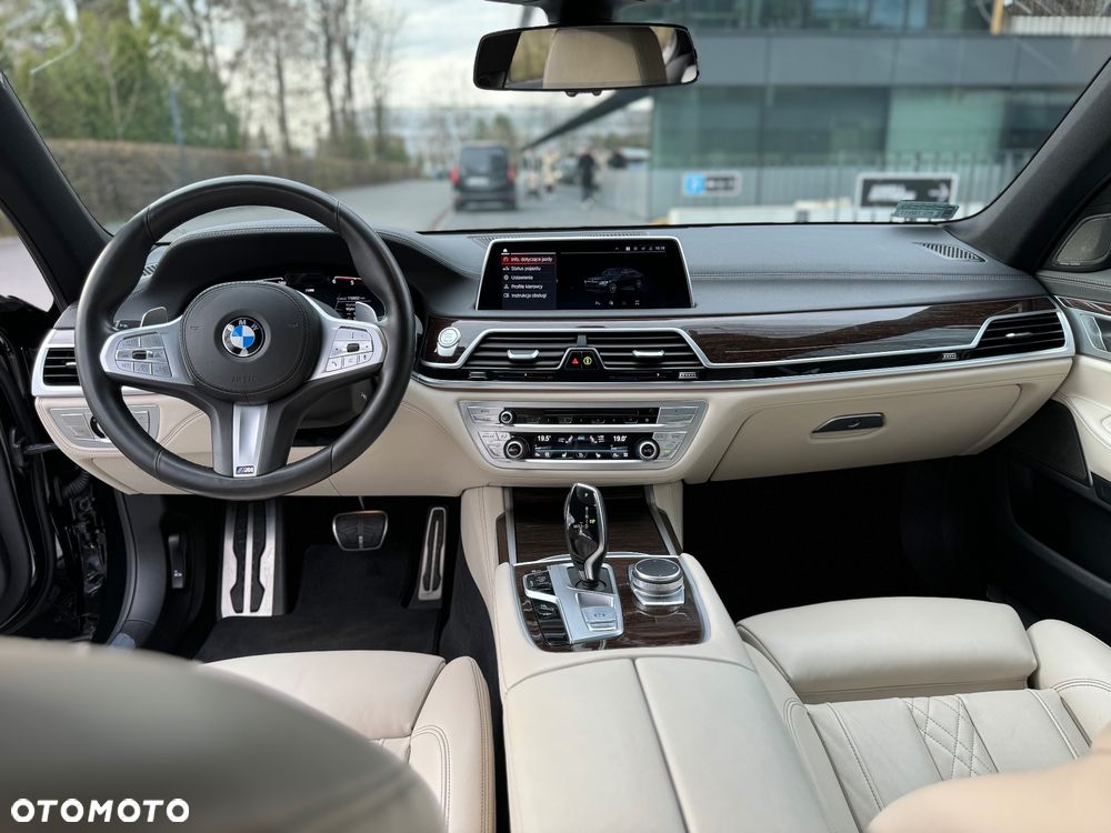 BMW Seria 7 730d xDrive mHEV - 10