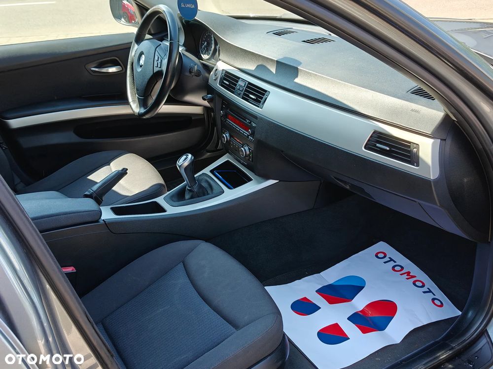 BMW Seria 3 318d Edition Exclusive - 8