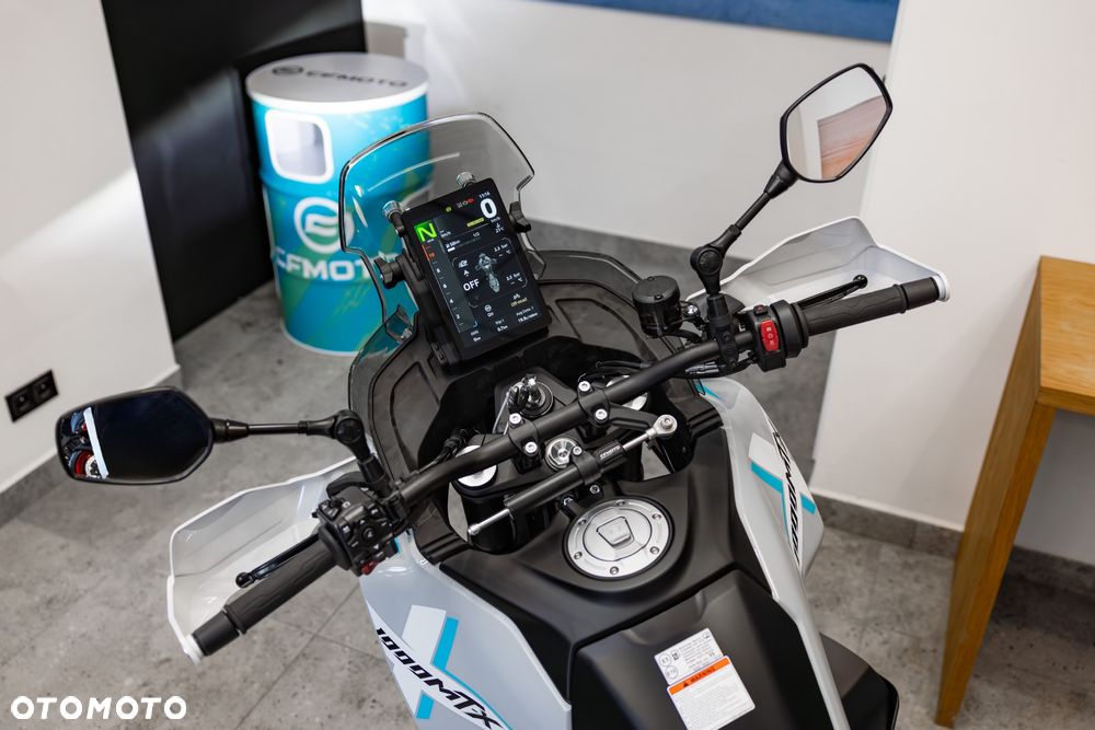 CFMoto MT-X - 3