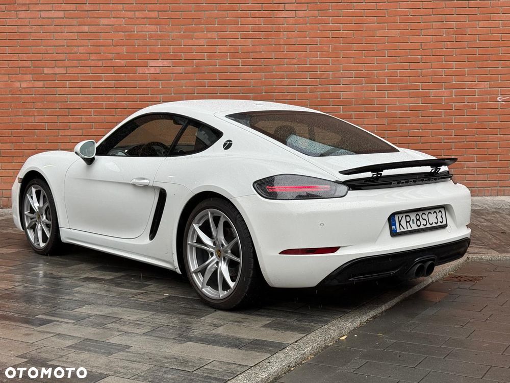 Porsche 718 Cayman - 3