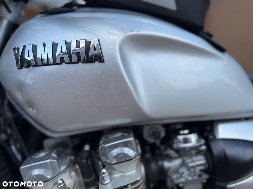 Yamaha XJR - 8