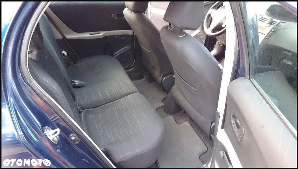Toyota Yaris - 4