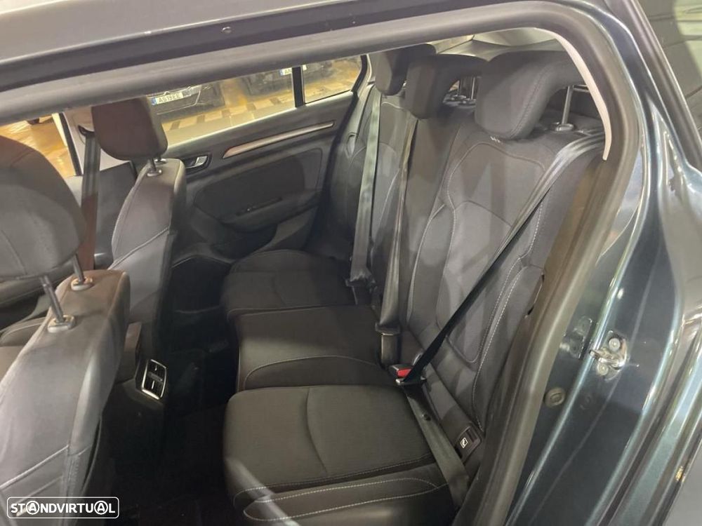 Renault Mégane Sport Tourer 1.5 Blue dCi Business - 4