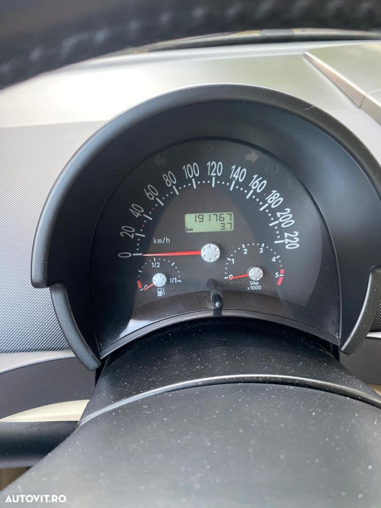 Volkswagen New Beetle - 5