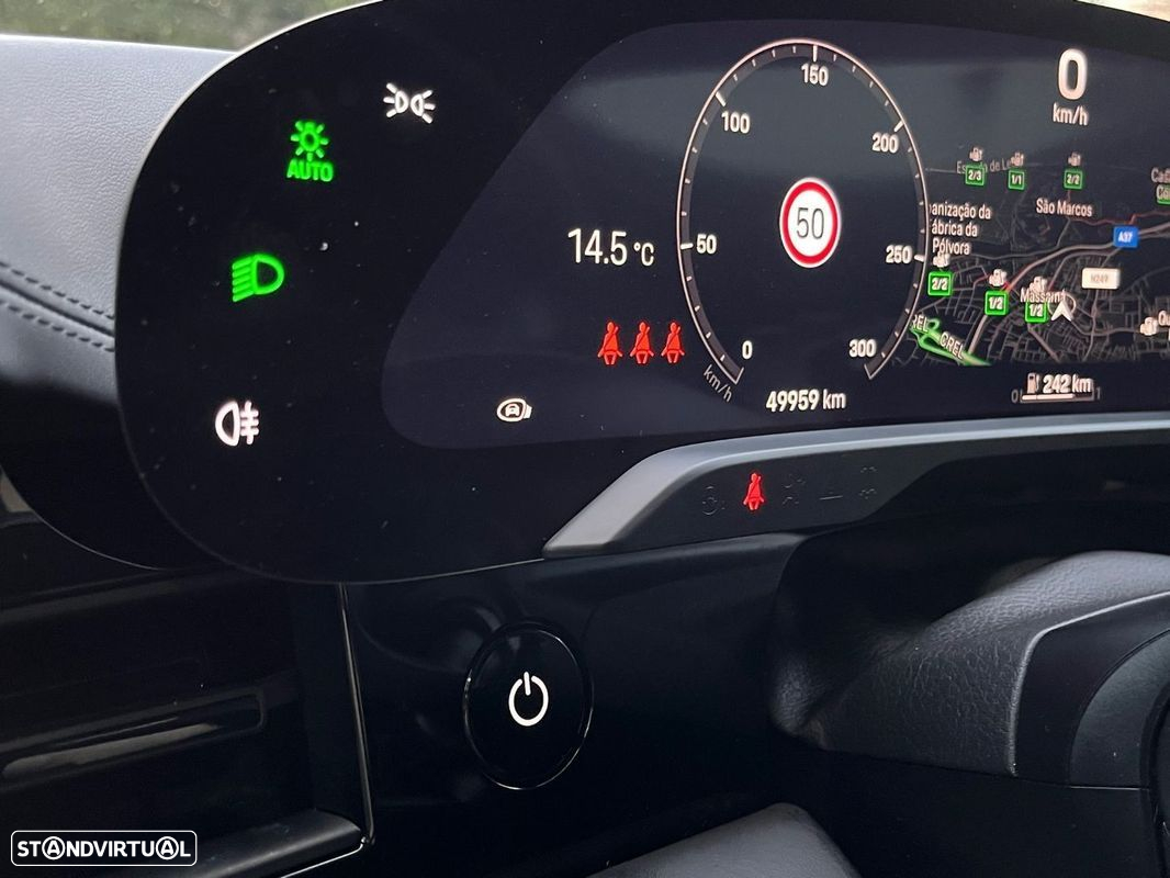 Porsche Taycan Cross Turismo 4S - 32