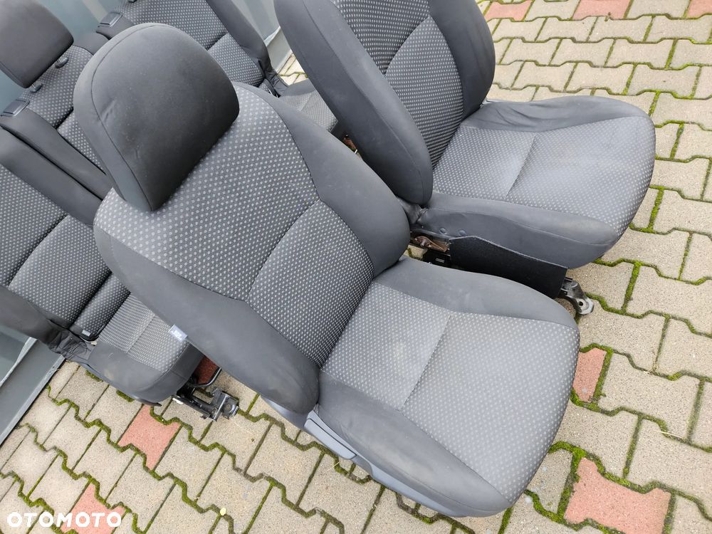 toyota verso fotele siedzenia boczki 2009 - 5