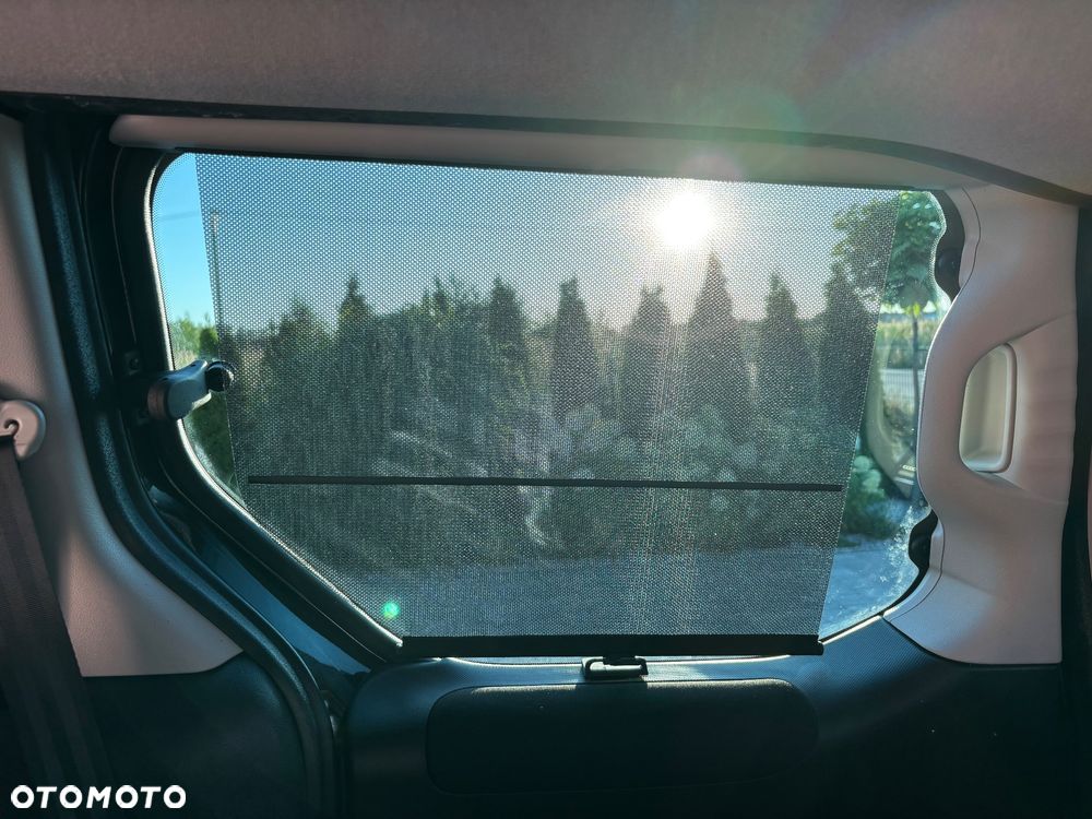 Citroën Berlingo Multispace BlueHDi 120 S&S SHINE - 17