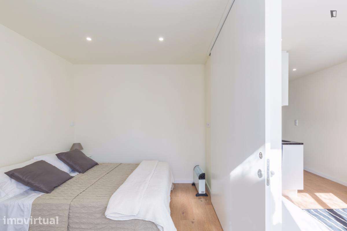 Apartamento com 1 quartos - localizado em Sé Porto - Grande imagem: 3/12