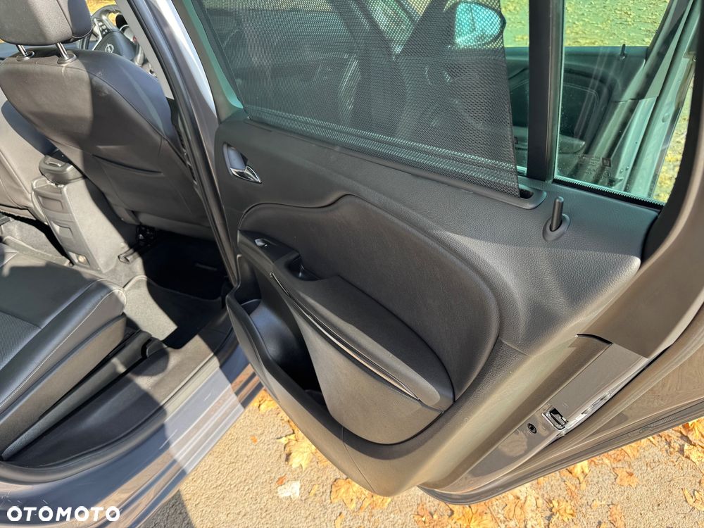 Opel Zafira 2016