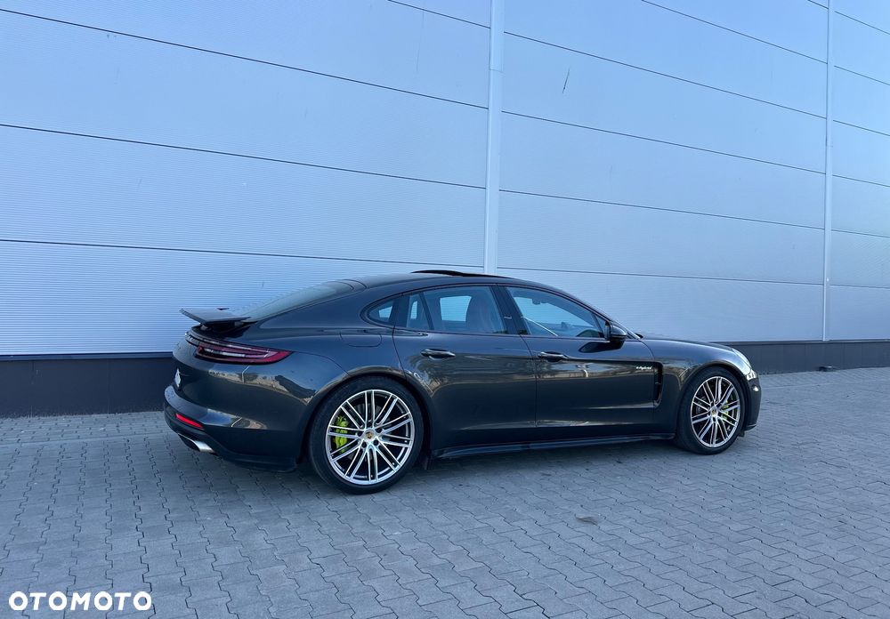 Porsche Panamera 4 E-Hybrid Platinum Edition - 8